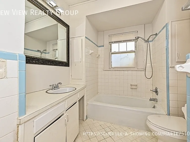 1025 Ambassador St — Photo 12