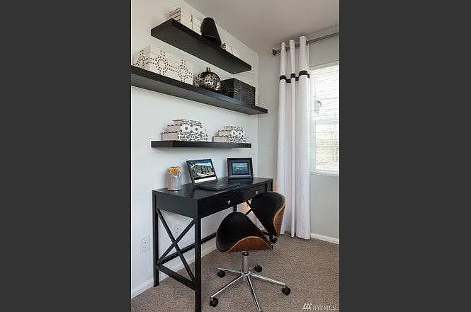 3rd Floor - Tech Nook (office) (model home furnished)