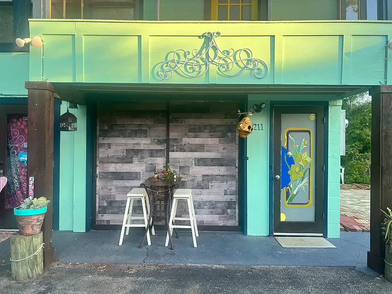 12th Ave W — Photo 2