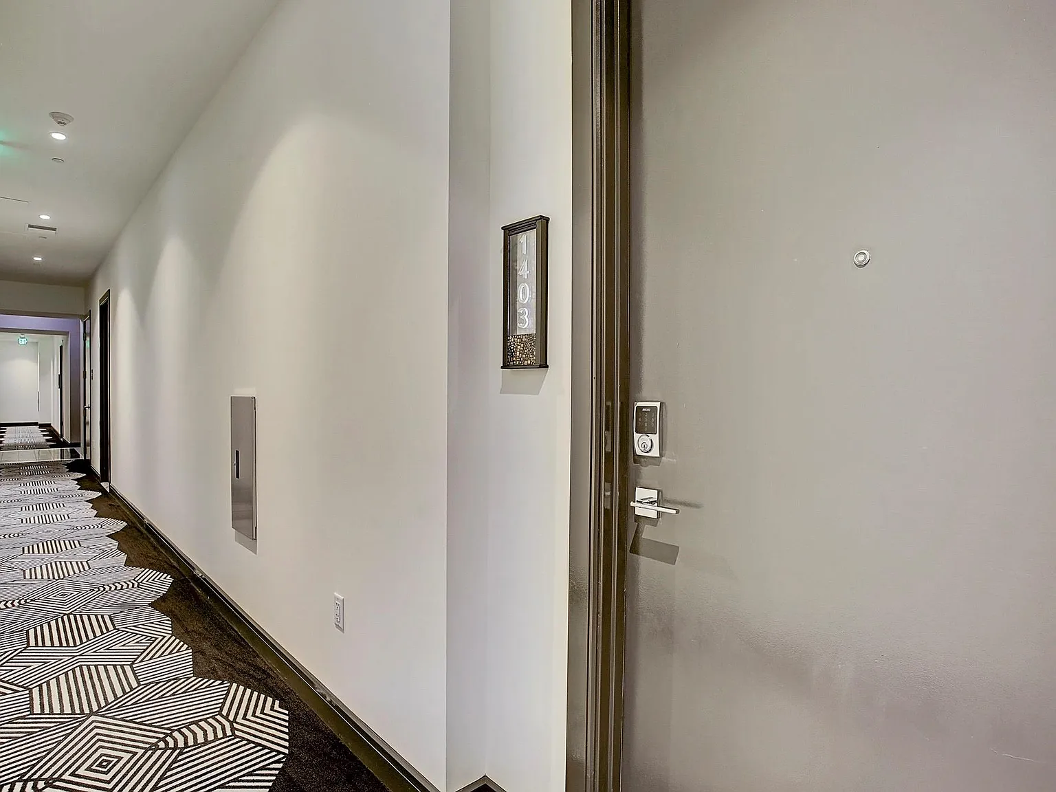 2 bed, 2.5 bath, 1573 sqft, $4,800 — Photo 3