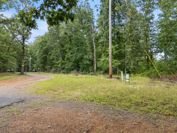 1270 N Buchanan Rd, Waverly, TN 37185