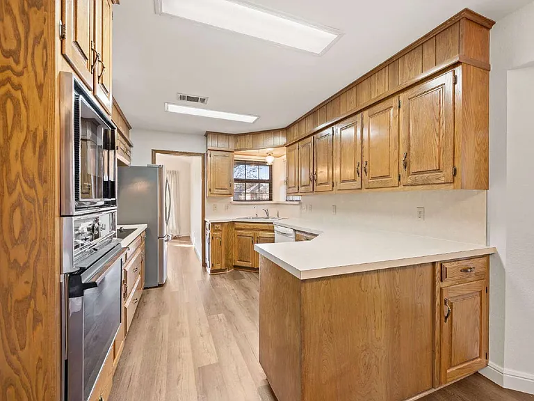 507 Crestview Dr — Photo 13