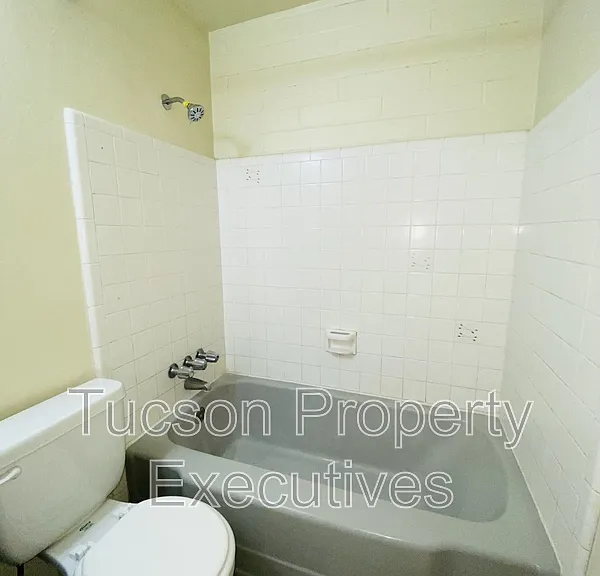 3131 N Treat Ave E — Photo 7