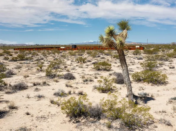 102 Moonlight Mesa Rd, Joshua Tree, CA 92252