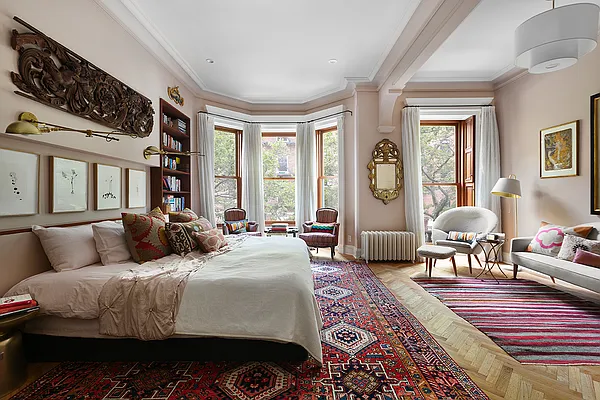 Sold by Compass | media 9