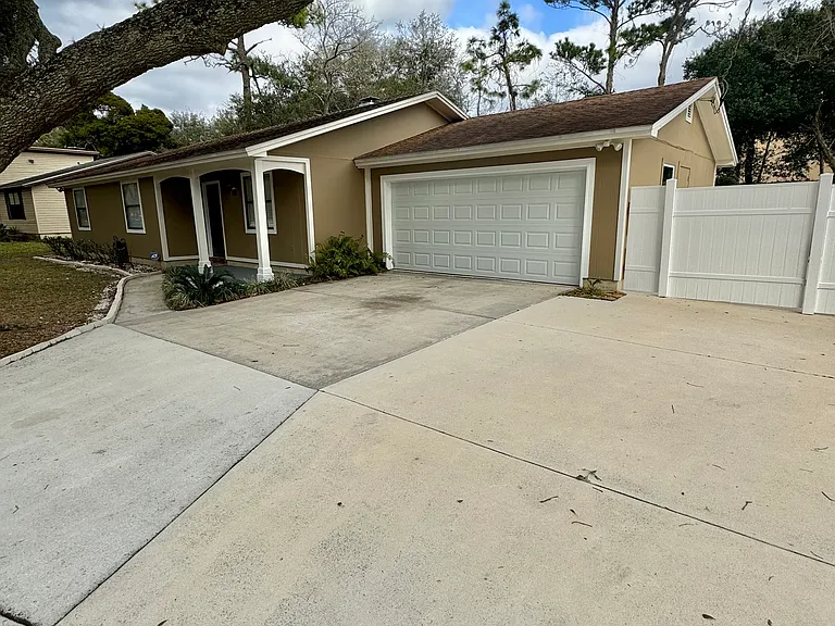2045 Derringer Rd — Photo 2