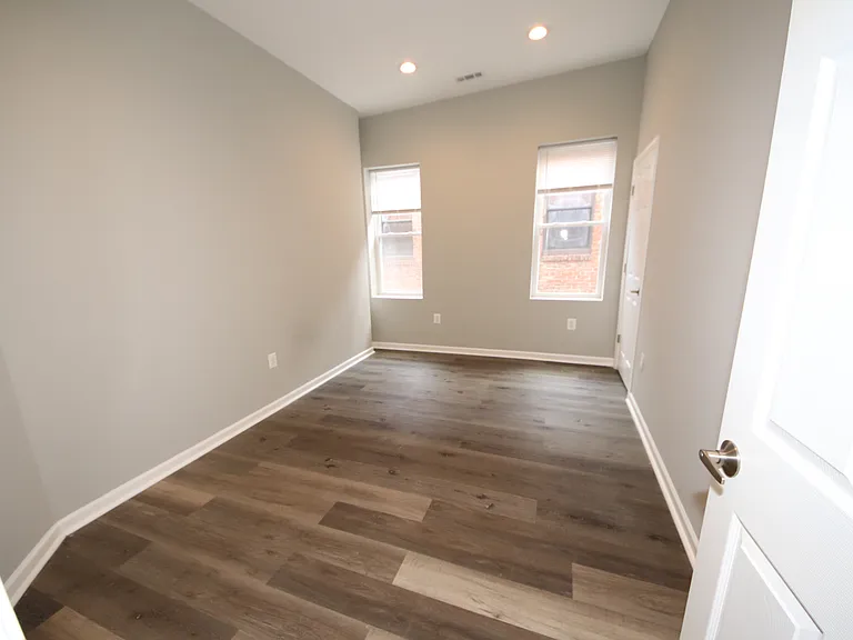 2443 Callow Ave #3 — Photo 17
