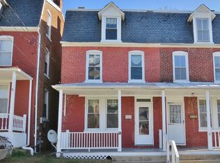 33 N Lee St, Hallam, PA 17406