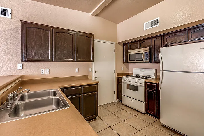 14252 Spanish Point Dr — Photo 10