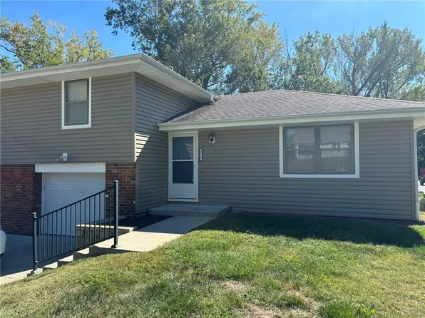 3926 Messanie St, Saint Joseph, MO 64506