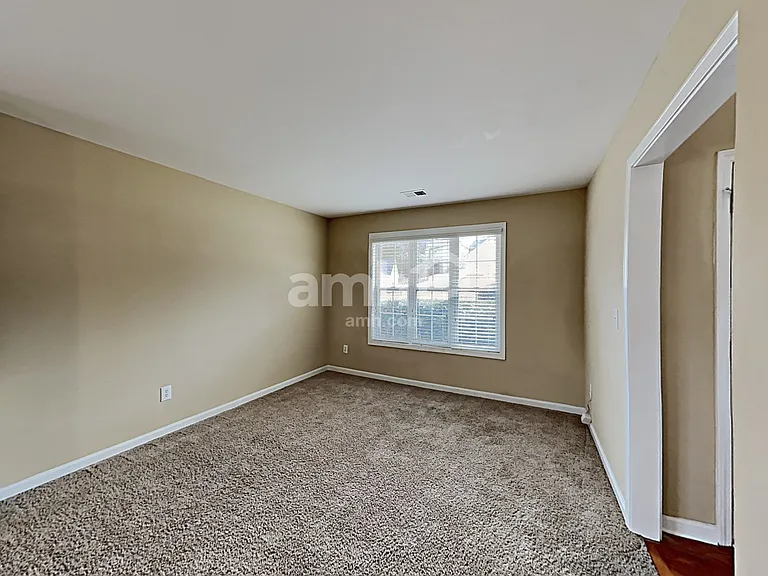 954 Laurel Green Ln — Photo 9