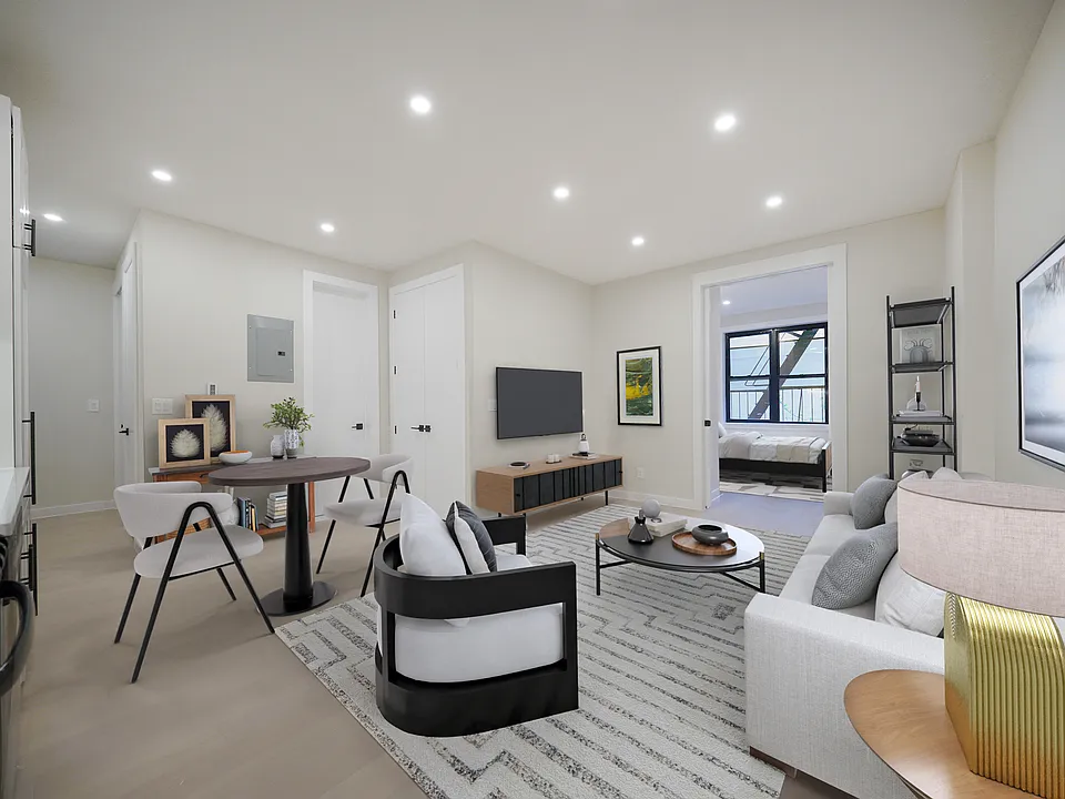 1269 1st Ave #2E