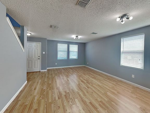 5th image of 3512 Clydesdale Dr