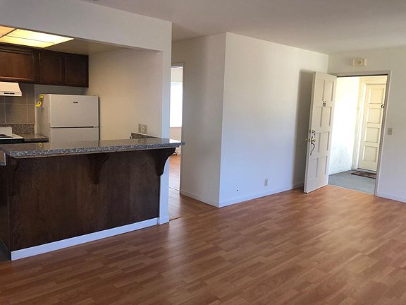 3rd image of 1395 Saratoga Ave APT 66