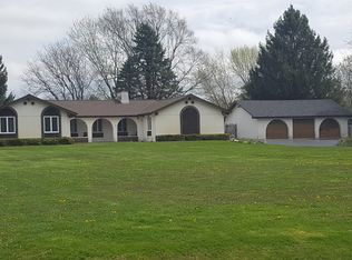 5210 N Ridgeway Rd, Ringwood, IL 60072