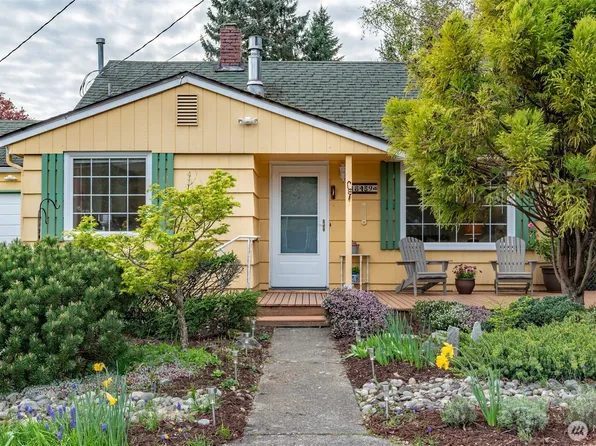 18439 6th Avenue NE, Poulsbo, WA 98370