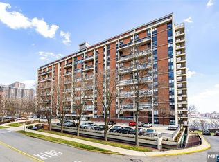 4 Horizon Rd APT G10, Fort Lee, NJ 07024