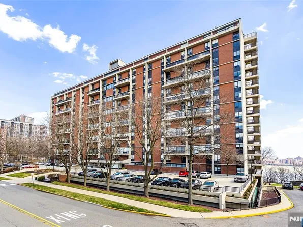 4 Horizon Rd APT G10, Fort Lee, NJ 07024