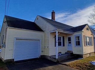 36 Royal St, Winthrop, ME 04364