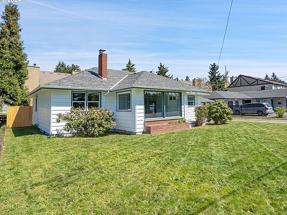 3rd image of 3218 NE 49th St