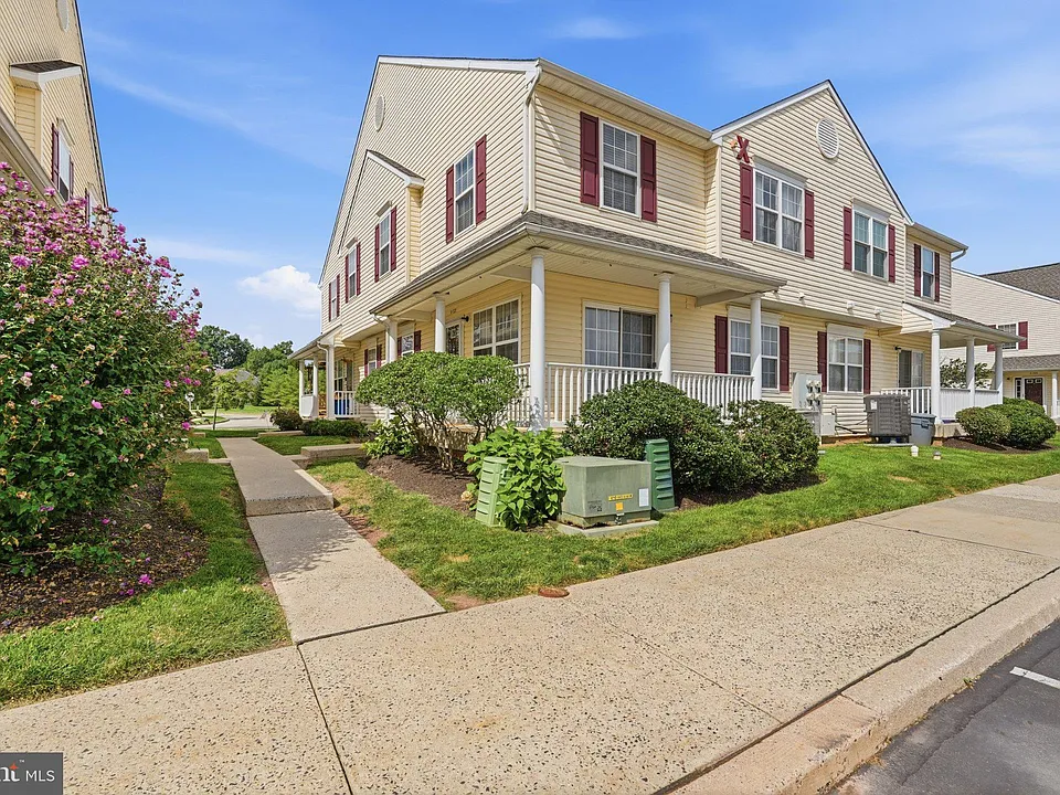 221 Prairie Ct #221