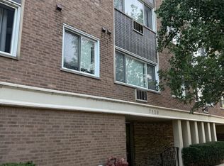 7120 N Sheridan Rd APT 411, Chicago, IL 60626