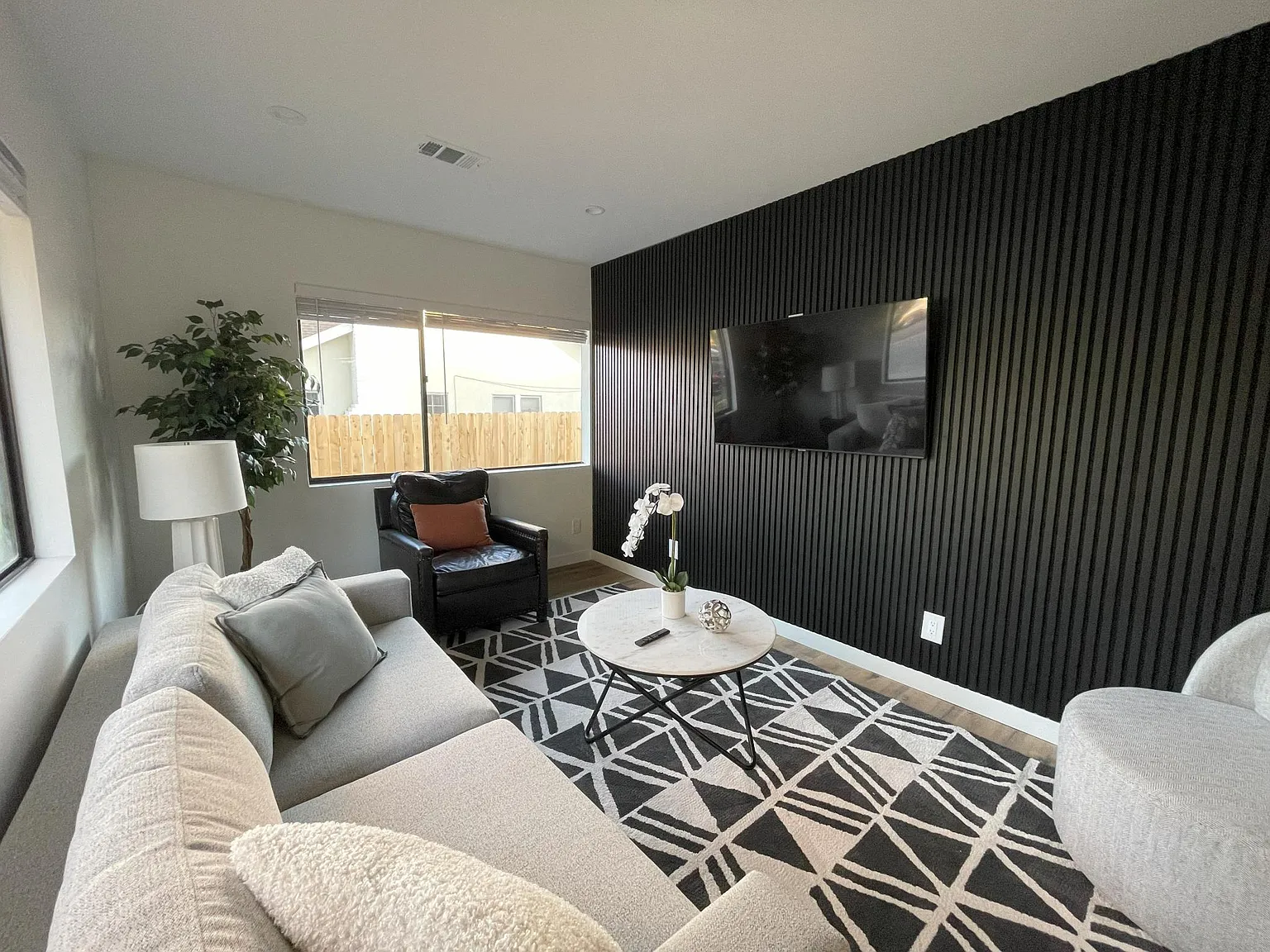 2 bed, 1068 sqft, $3,895 — Photo 4