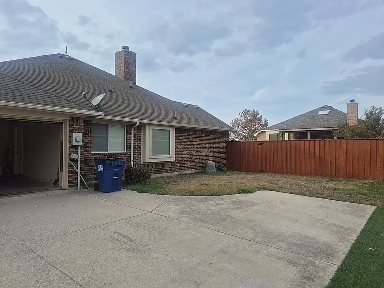 709 Shady Meadow Ln — Photo 4