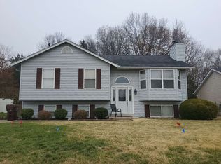 740 Woodland Ridge Dr, Saint Peters, MO 63376
