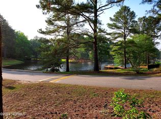 18 Fox Ln, Wagram, NC 28396