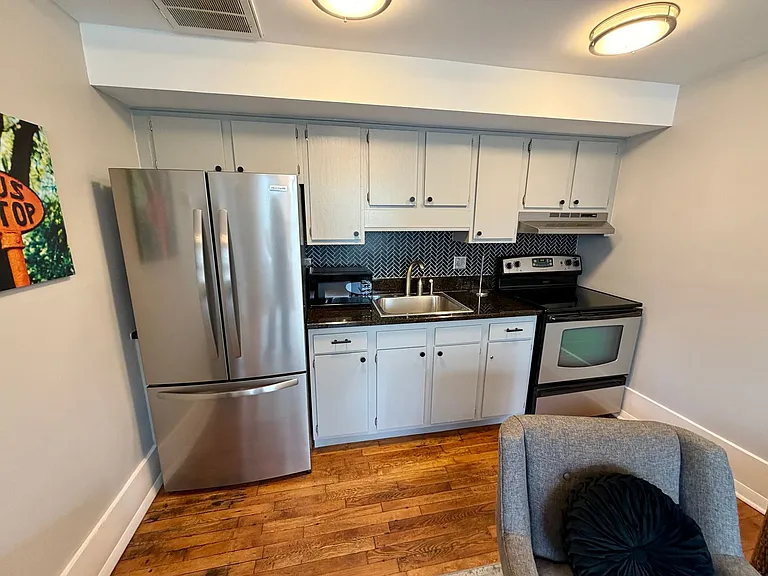217 Abercorn St #B2 — Photo 7