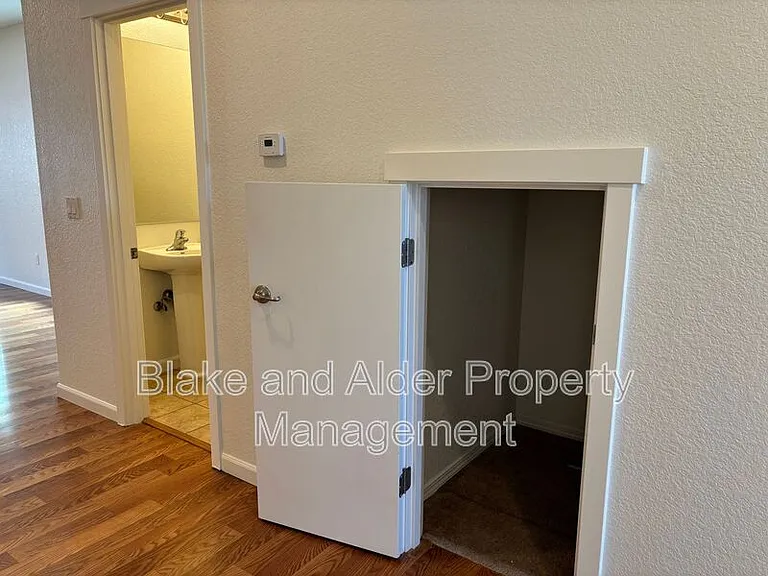 345 Norway St NE — Photo 21