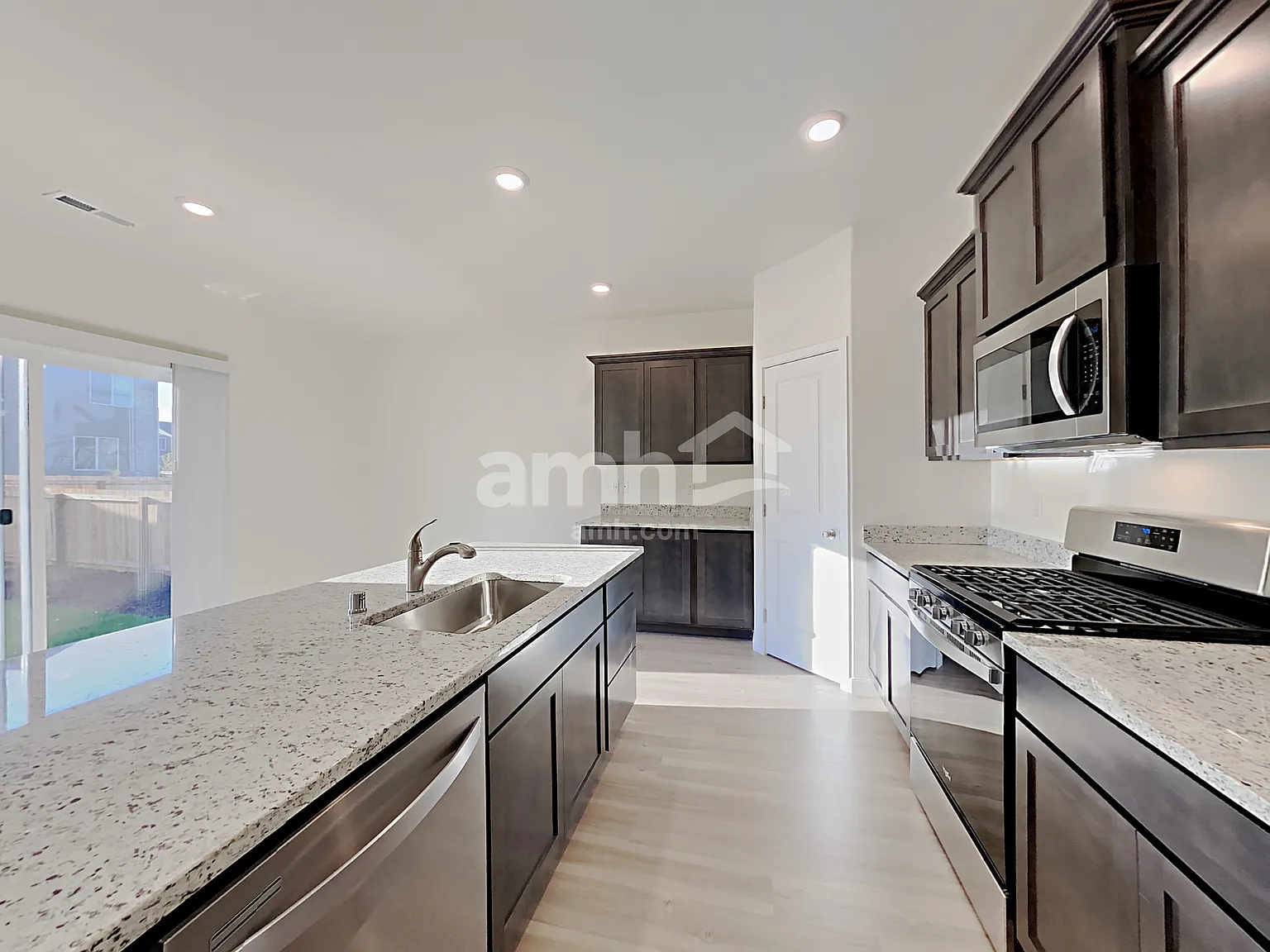 4 bed, 2.5 bath, 2175 sqft, $3,225 — Photo 3