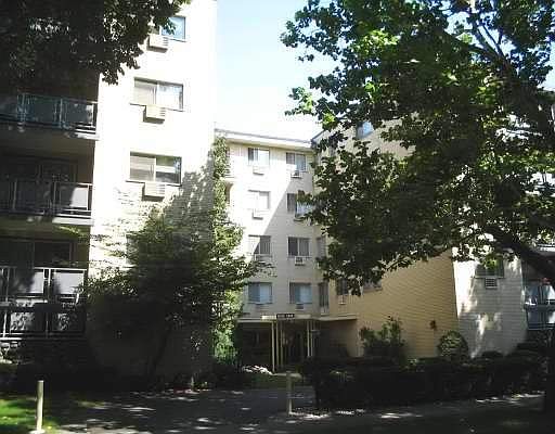1st image of 1040 W Erie St #210