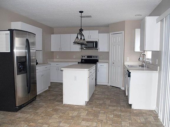 4th image of 3031 Newmark Dr