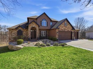 6115 NW Chestnut Ct, Parkville, MO 64152