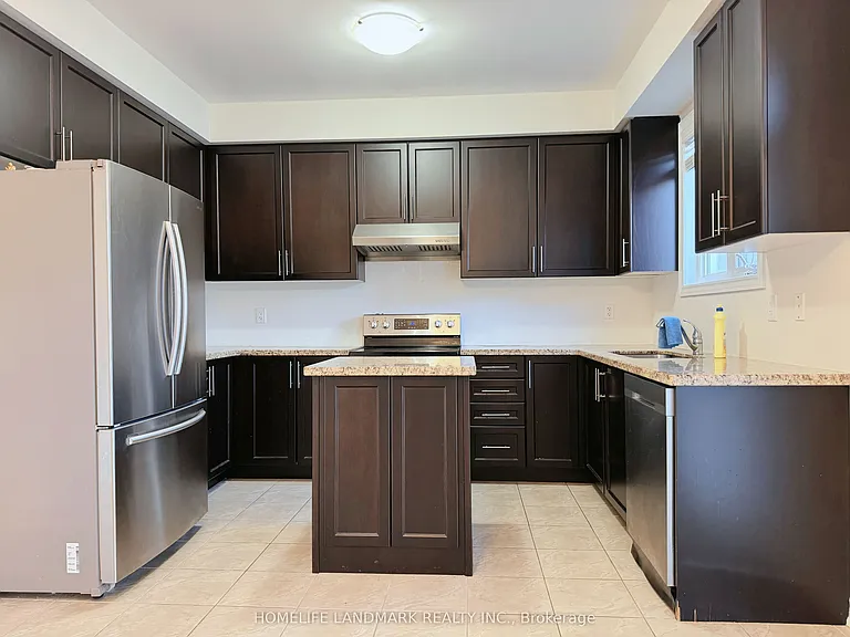 35 Hyacinth St — Photo 12