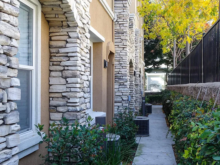 Exterior / Common Area