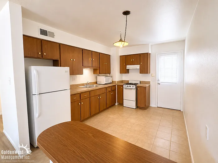 6818 N 17th Ave #11 — Photo 4