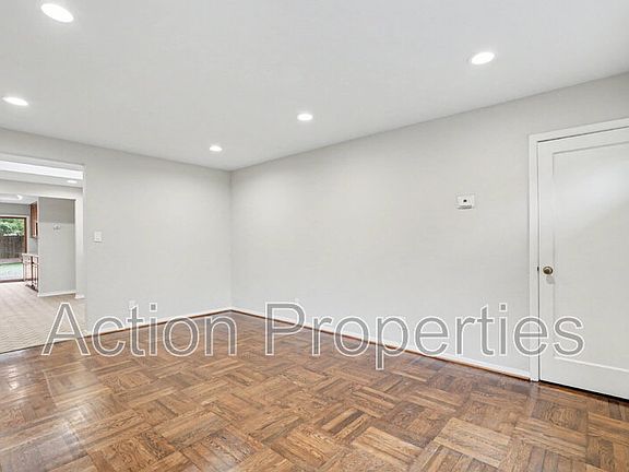 4th image of 3471 South Ct
