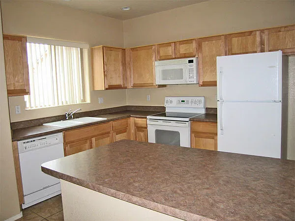 **Coming Soon** Beautiful 3 Bed Home in the Gated Lake Community of Lago Vistoso! — Photo 3