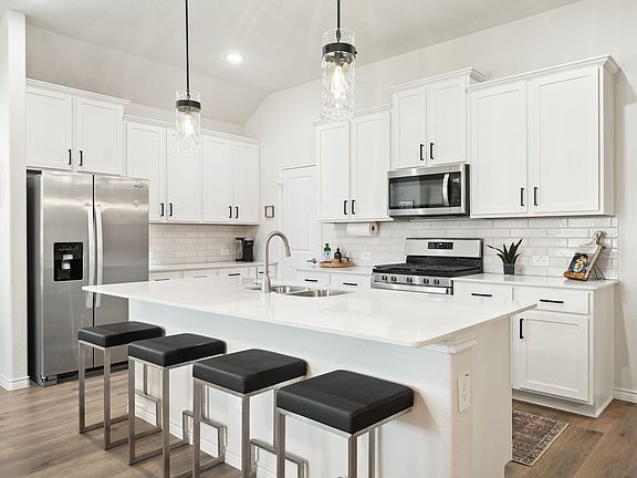 5th image of 10408 Bluestone Ln