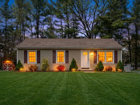 112 Locust St, Verona, VA 24482