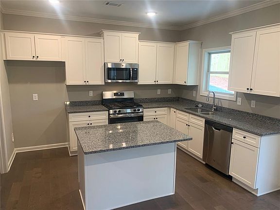 4th image of 133 Grand Oak Dr