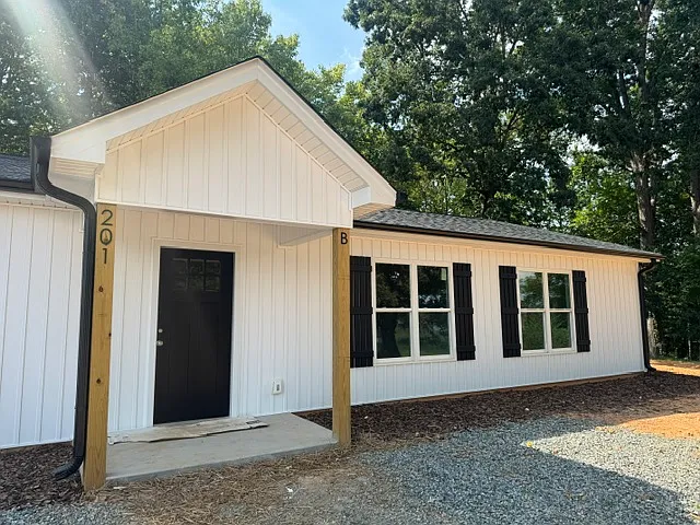 2 bed, 1200 sqft, $1,500 — Photo 2