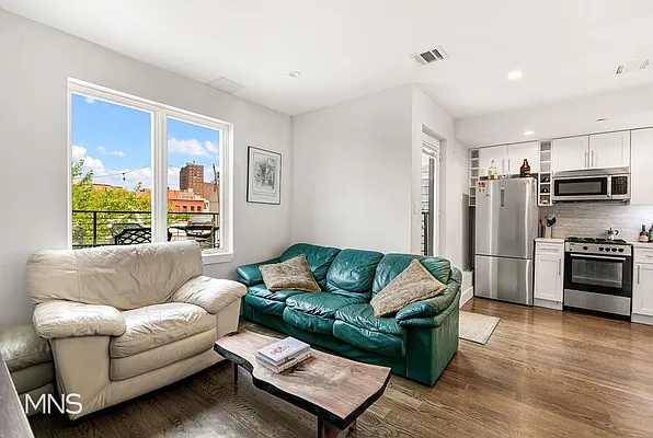 Rented by MNS | media 26