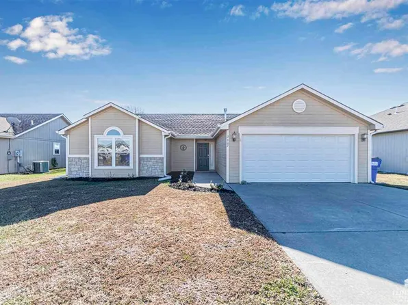 2607 Harrier Dr, Junction City, KS 66441