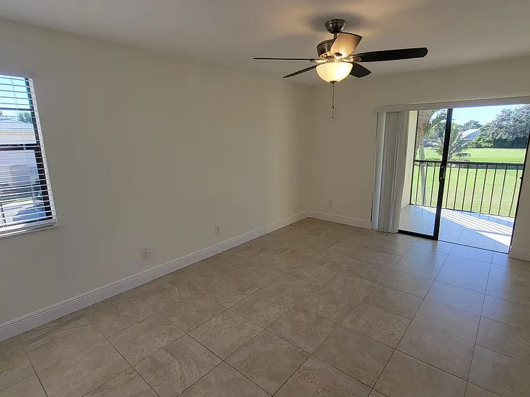 1072 Keystone Dr N #A — Photo 14