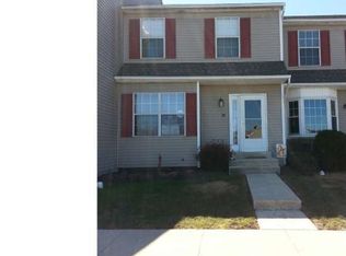 38 Horseshoe Dr, Douglassville, PA 19518
