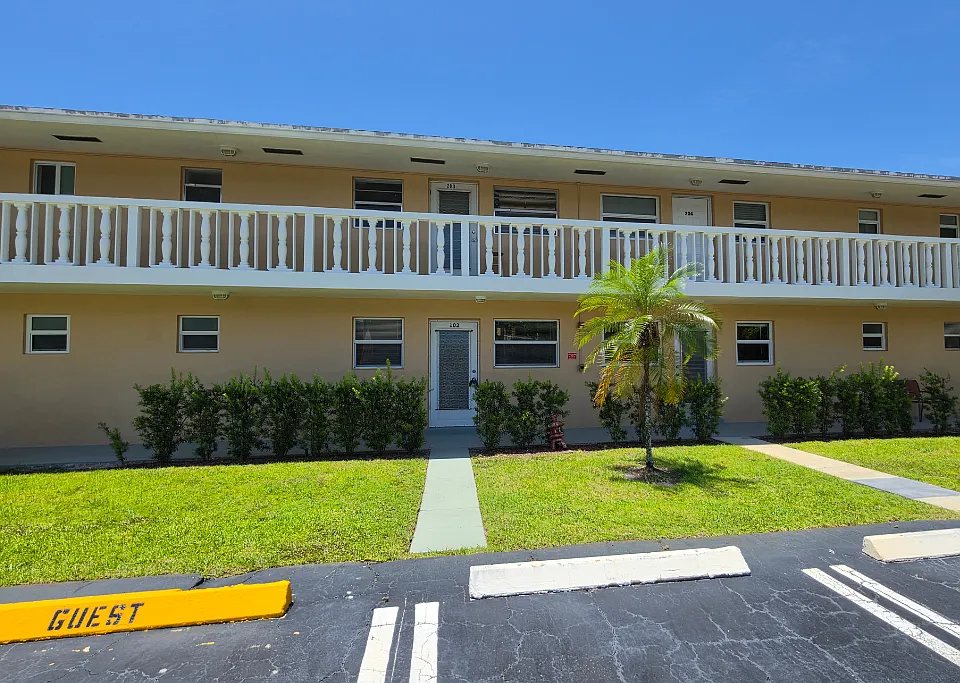 2192 NE 1st Way #103